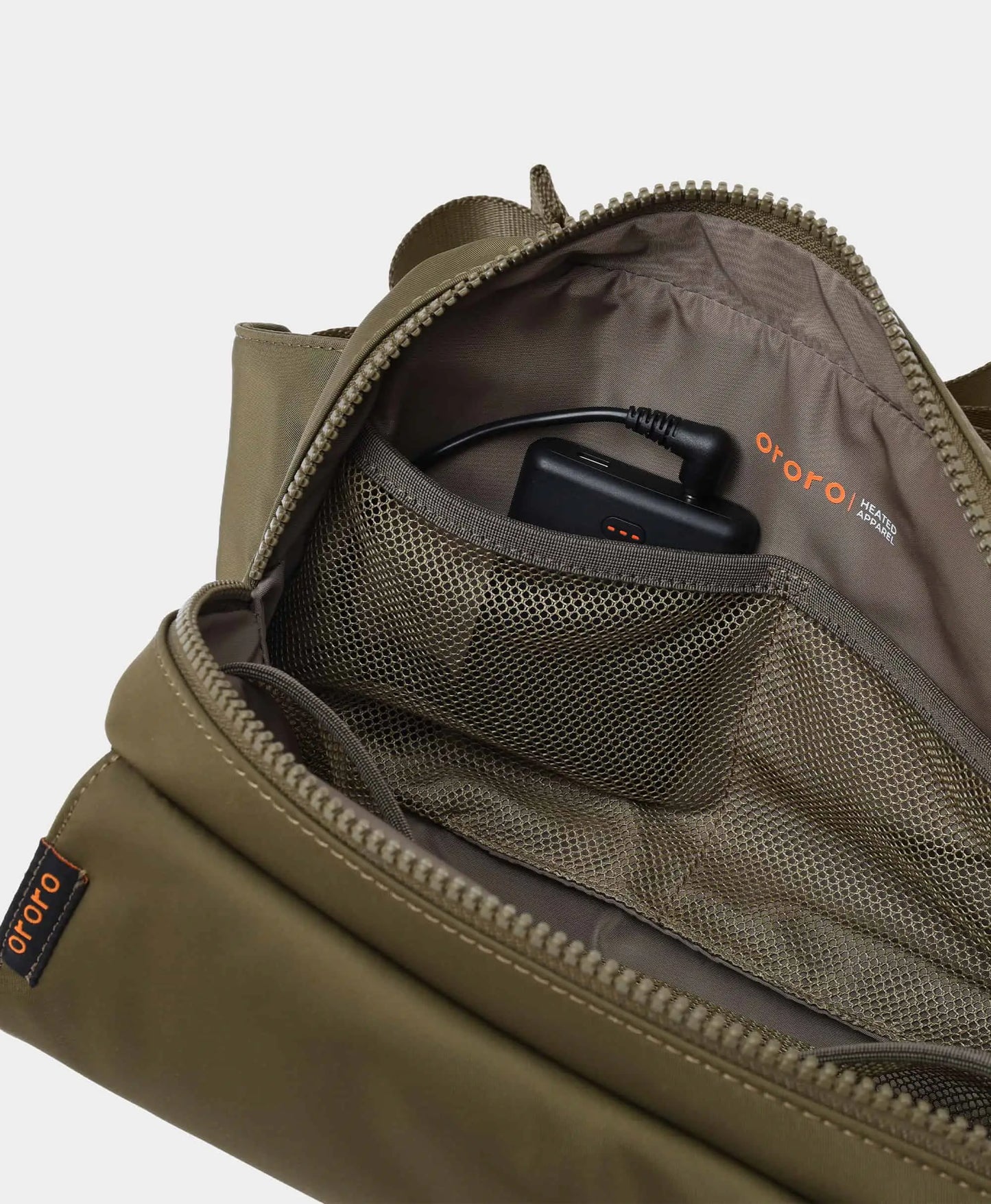 inner mesh pocketsfor the battery